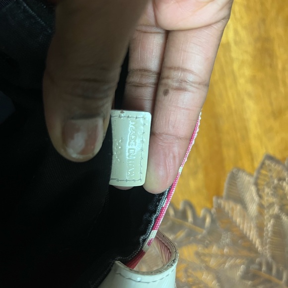 Authentic Burberry - Picture 10 of 15